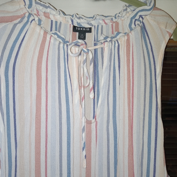 Torrid sleeveless striped tunic 4x - Picture 2 of 3